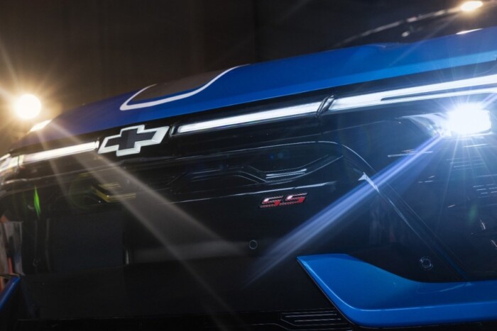 Versenyautóknál is gyorsabb ez az elektromos SUV 6