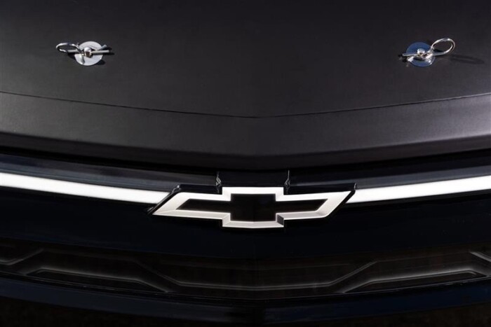 Versenyautóknál is gyorsabb ez az elektromos SUV 7