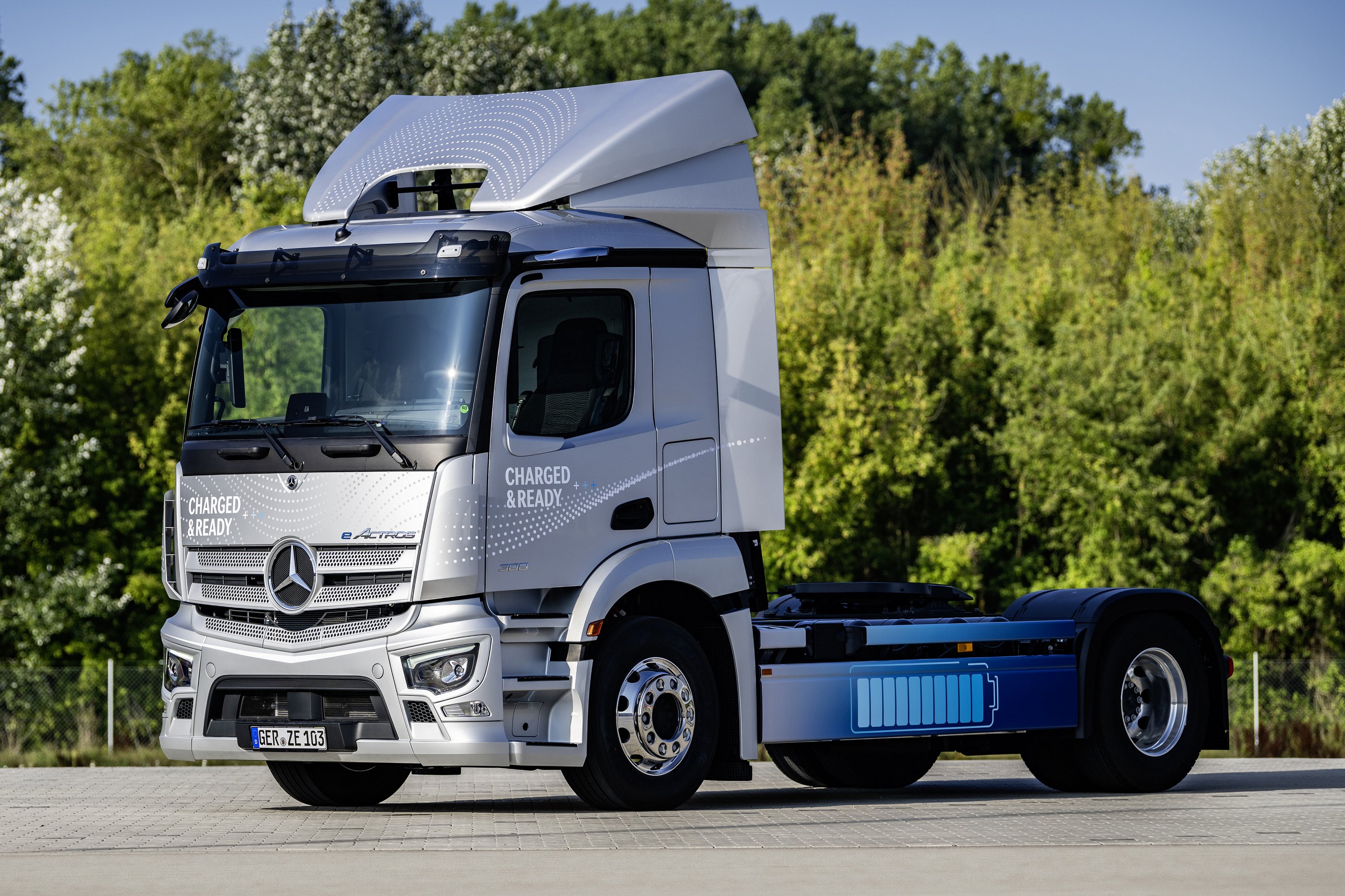 Highlights auf der NUFAM Diese Fahrzeuge präsentieren die Mercedes-Benz Partner in Karlsruhe | Vezess | Vezess