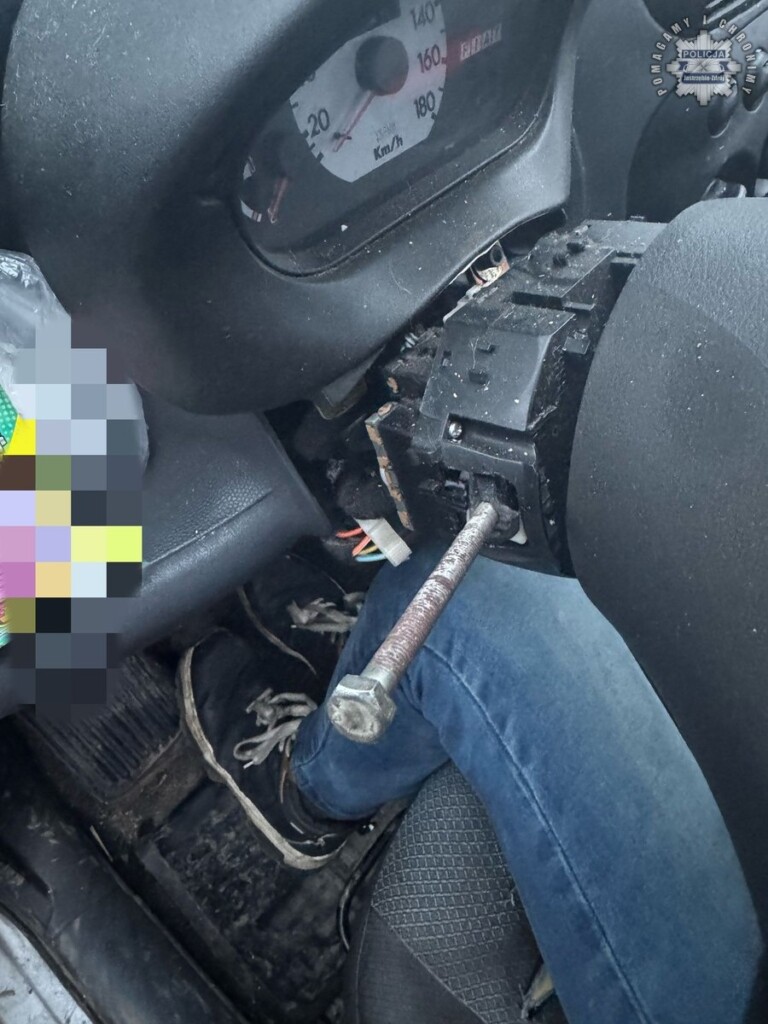 A rendőrök is dörzsölték a szemüket, amikor meglátták a részeg sofőr autóját 2