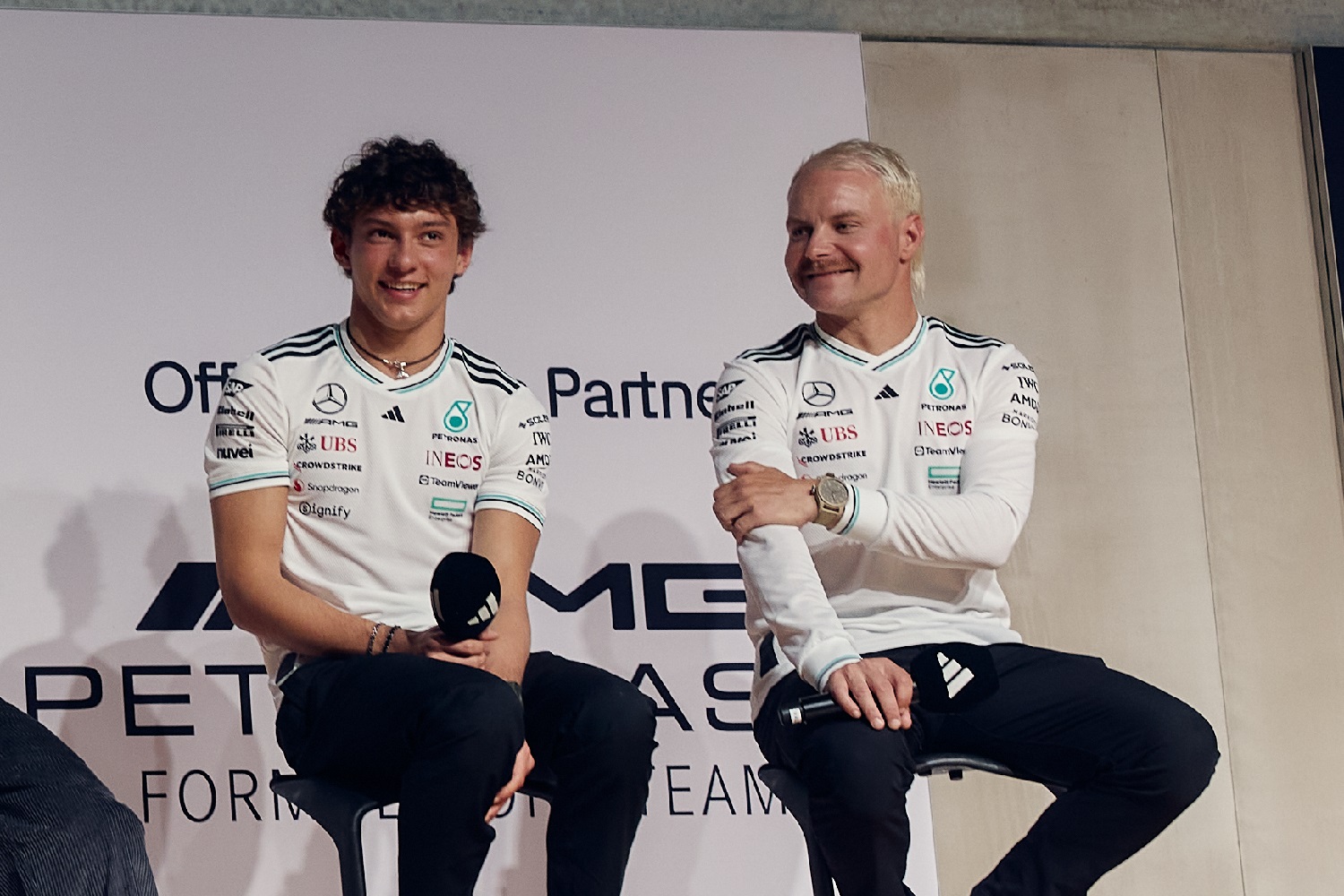 F1: Év közben távozhat a Mercedes pilótája
