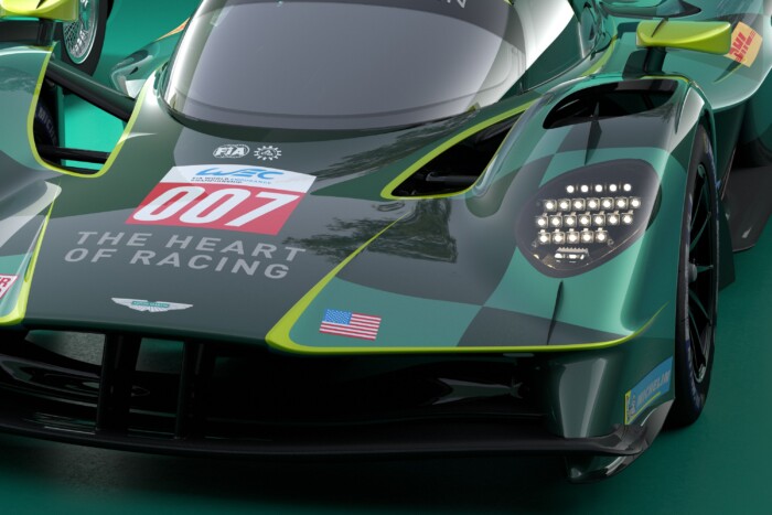 Közúti autót butítottak vissza a versenypályára