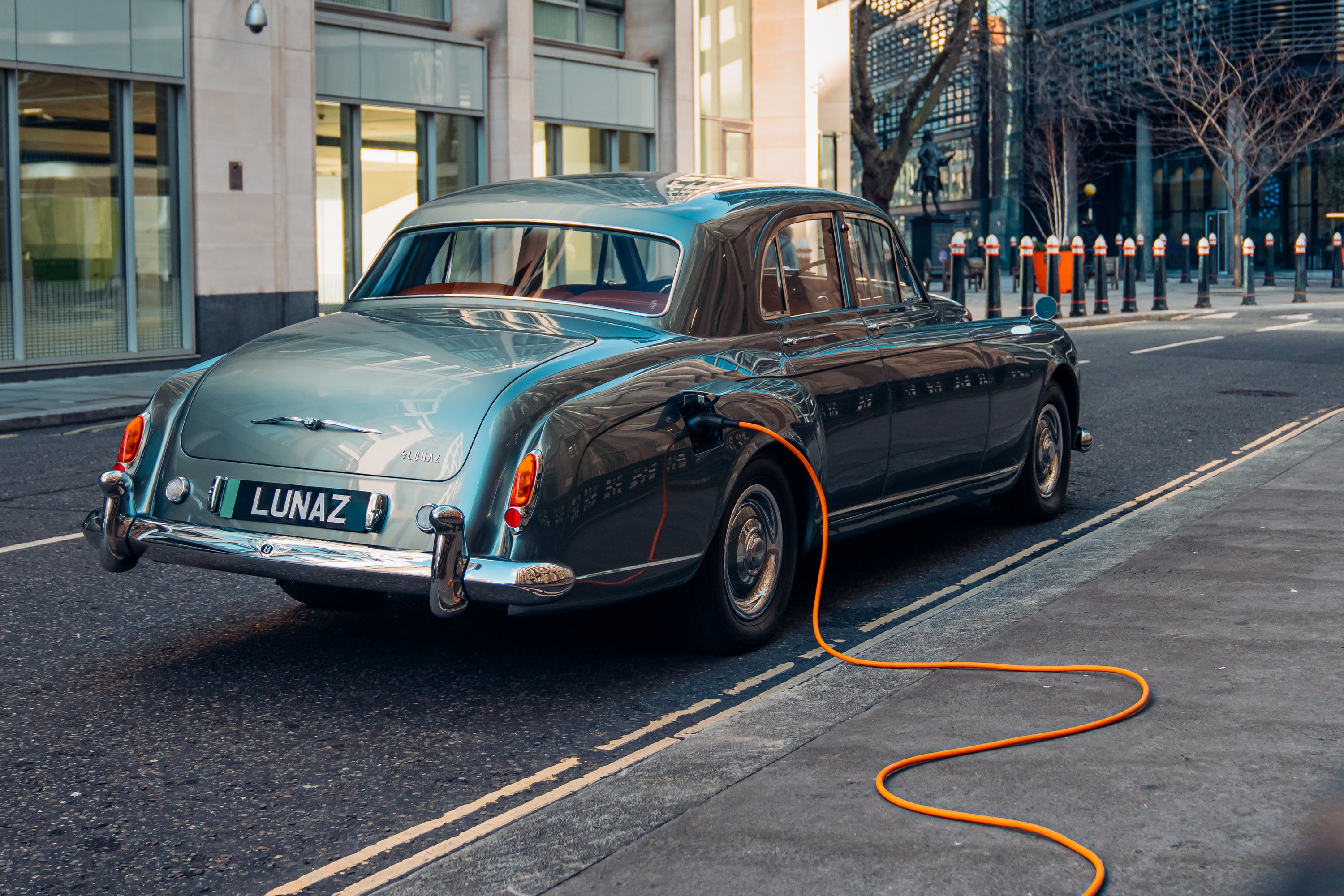 bentley_s1_charging_by_lunaz | Vezess | Vezess