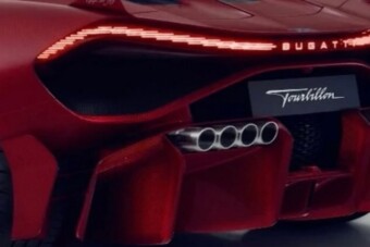 Egy vagyonért több kipufogó jár az új Bugattihoz