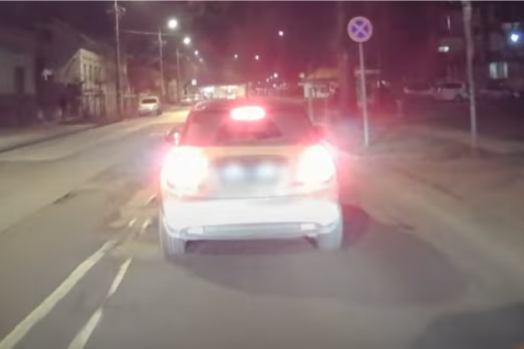 Levideózták, csúnyán ráfázott a büntetőfékező