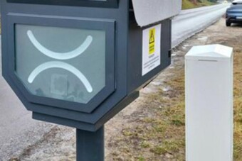 Kamu traffipaxok jelentek meg a magyar utak mellett, így néznek ki