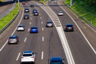 Alig lépte túl a megengedett sebességet, fél évre eltiltották 1