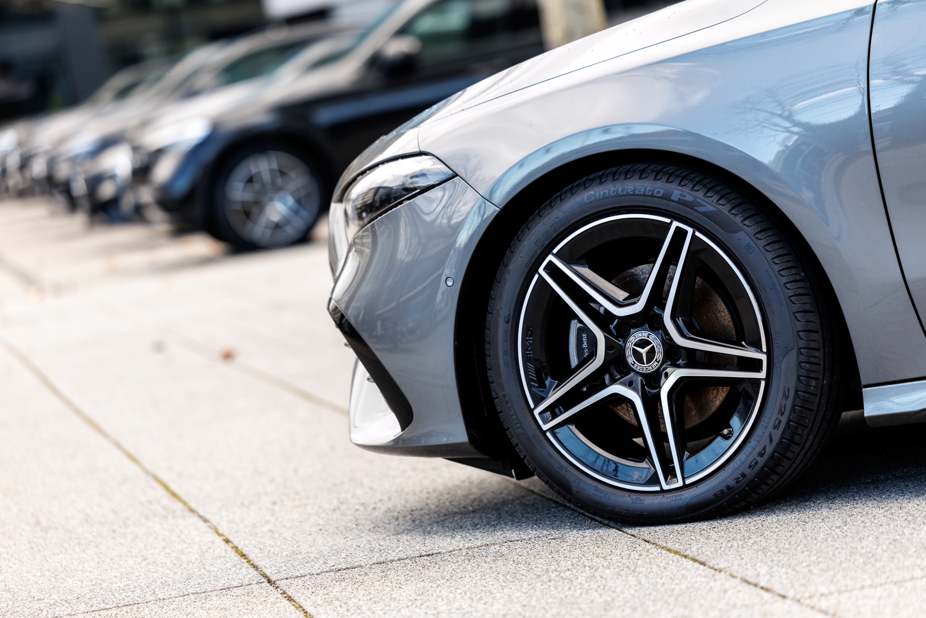 Őrült spórolásba kezd a Mercedes
