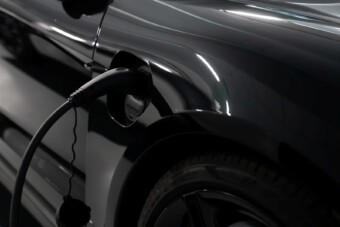 Ez már a finis, ennyien vettek állami pénzből villanyautót