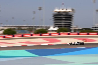 F1: Busz tévedt a versenypályára, vizsgálat indul