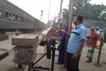 Fel van adva a lecke a bangladesi bakternek