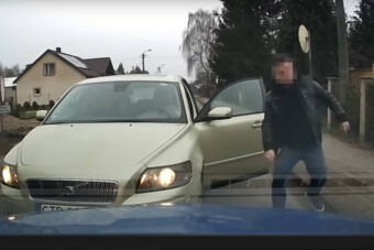 Botrány egy útszűkületnél, avagy jobb elengedni a bunkókat?