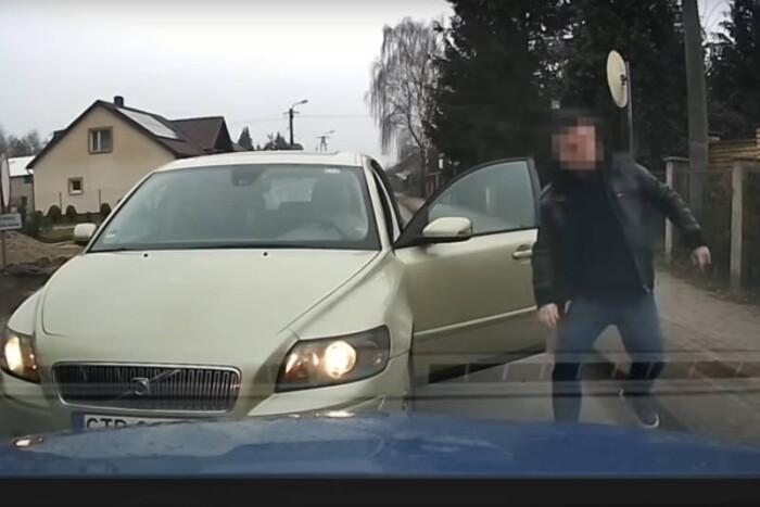 Botrány egy útszűkületnél, avagy jobb elengedni a bunkókat?