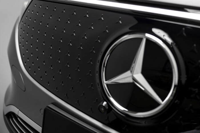 Nevet váltanak a Mercedesek is