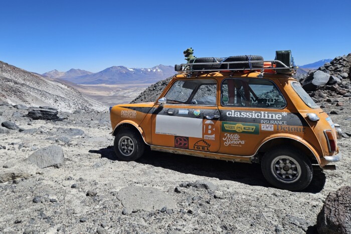 50 éves autóval mászták meg a legmagasabb vulkánt 8