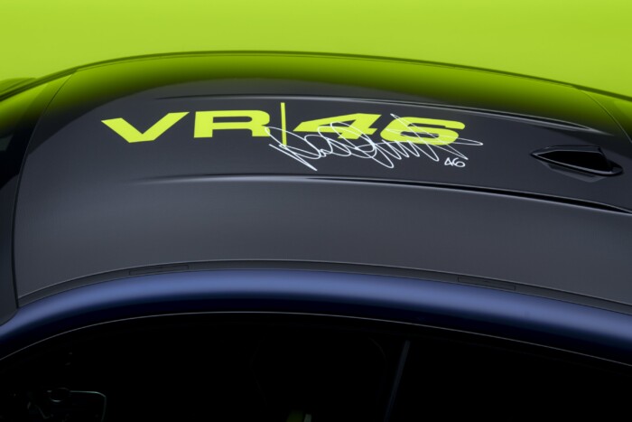 Az ember, aki saját névre szóló BMW-t kapott 6 | Vezess Az ember, aki saját névre szóló BMW-t kapott 6