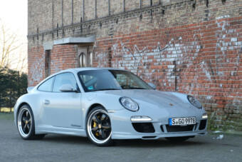 Mitől ér ez a használt autó negyedmilliárd forintot?