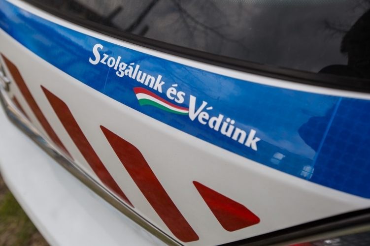 Gyalogosokat gázolt az V. kerületi rendőrkapitány