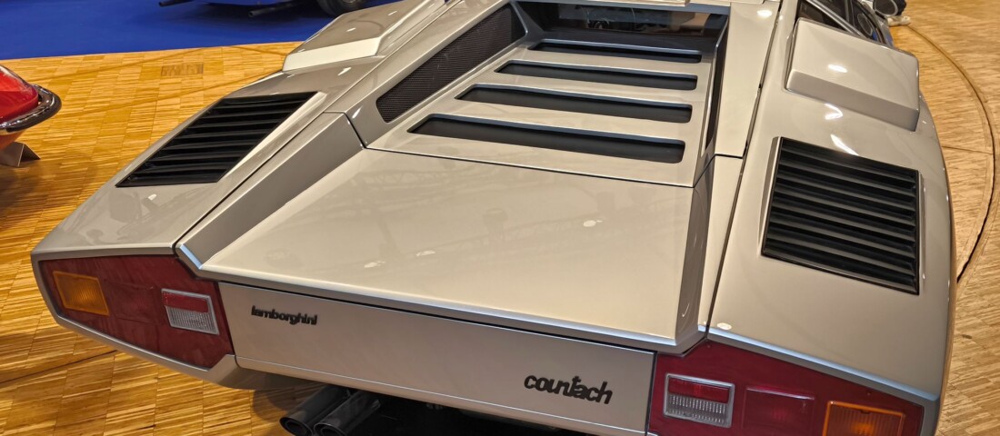 Így kell megvenni egy tízmilliárd forintos autót