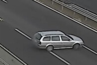 Nem akart kerülni a kamionos, újabb eszelős tolatás az M85-ösön 1