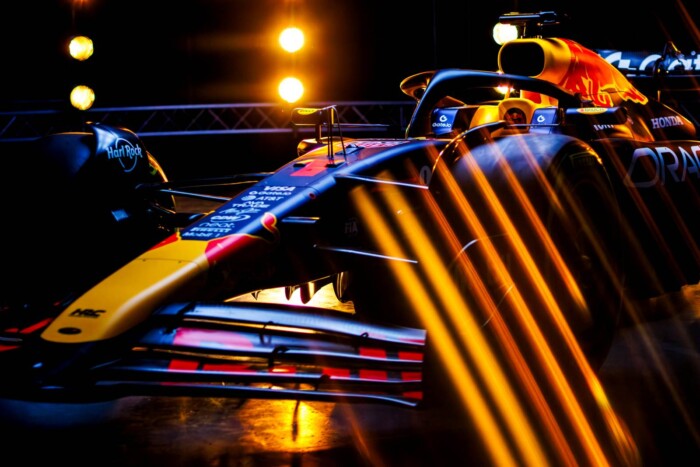 F1: Trükkös képeken mutatták meg az új Red Bullt