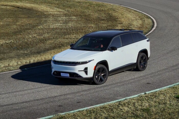 Így lesznek önjárók az Alfák és Jeepek 19