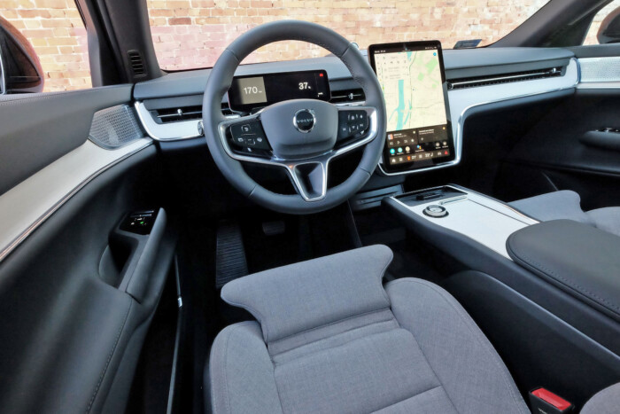 Családi behemót hét üléssel, 517 lóerővel 13