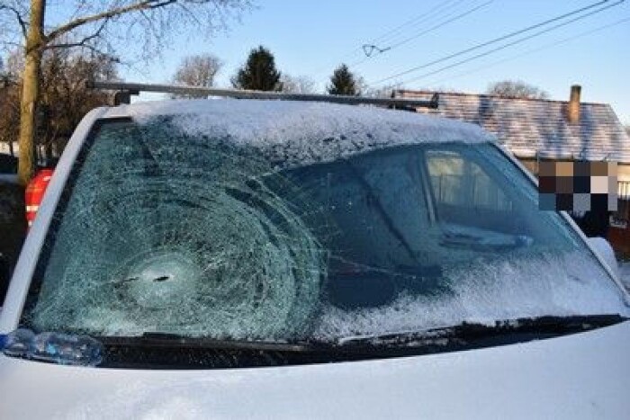 Nem kaparta le a jeget a szélvédőről, halálra gázolt egy biciklist 1 | Vezess Nem kaparta le a jeget a szélvédőről, halálra gázolt egy biciklist 1