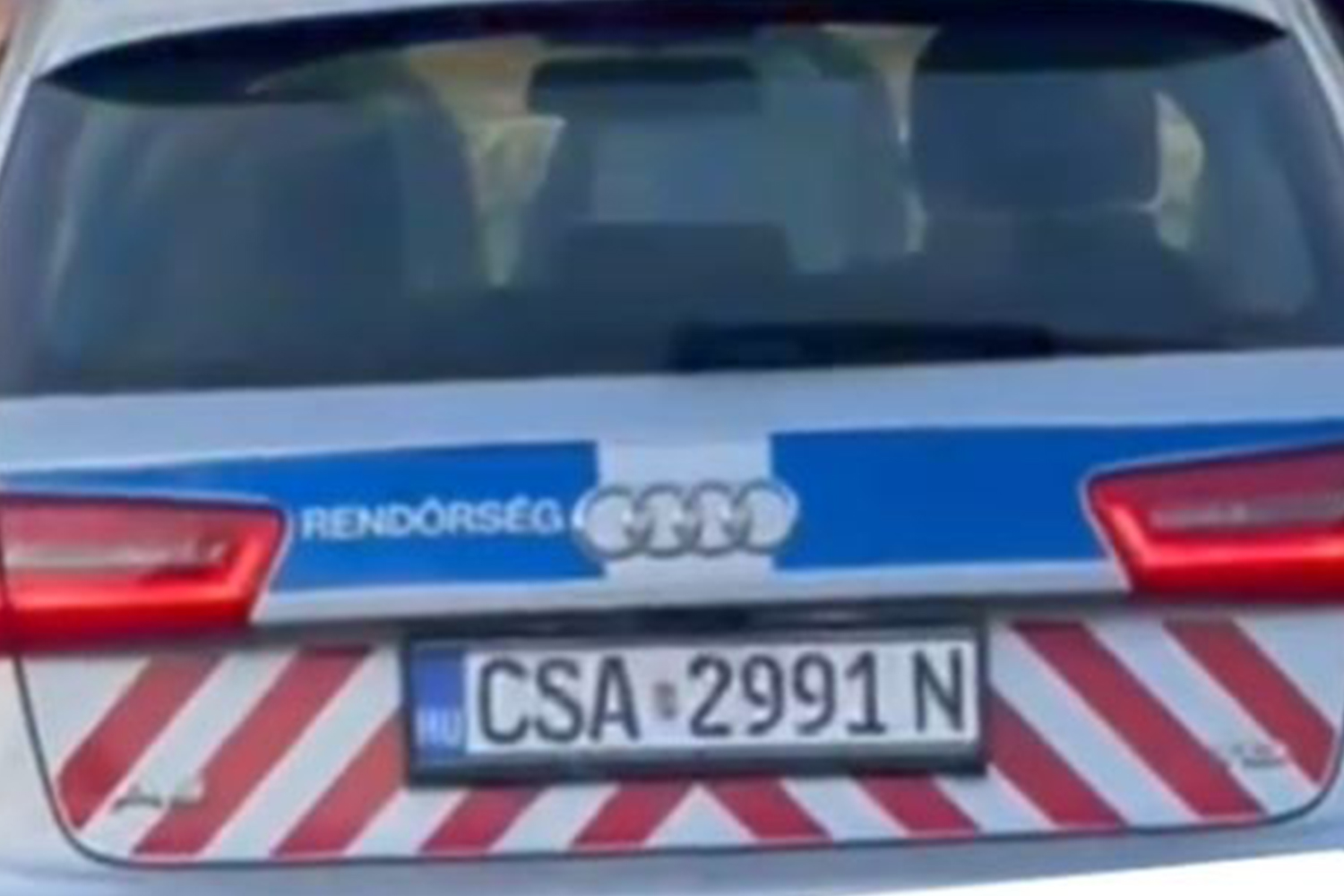 Nagyon furcsa rendszám tűnt fel Budapesten