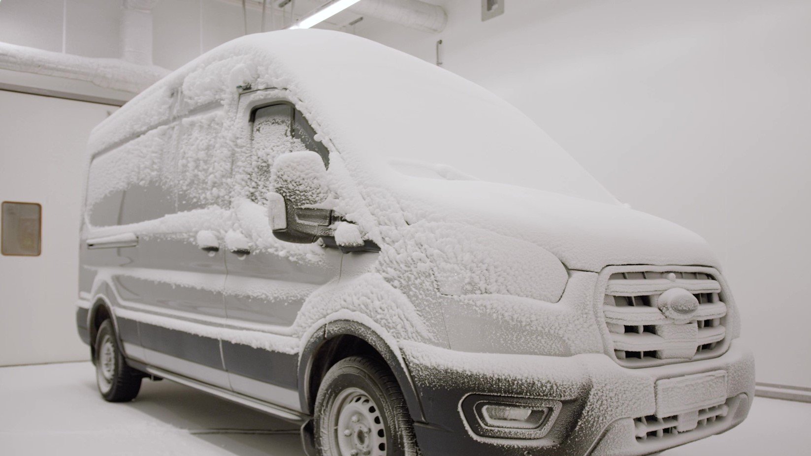 Ford E-Transit testing involves extreme heat and cold | Vezess | Vezess