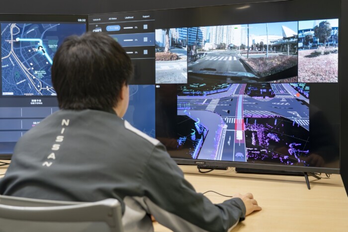 Sofőr nélkül manőverezett a városban egy Nissan 8