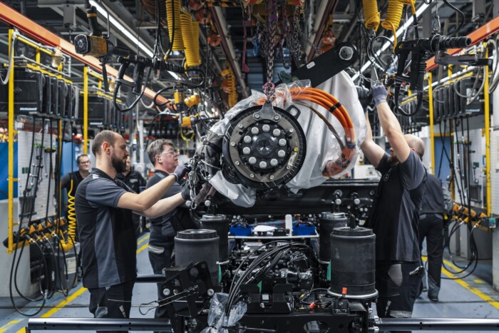 Másfél milliós bónuszt kapnak autógyári dolgozók