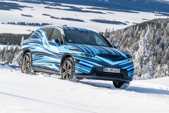 Középkategóriás SUV-val erősít a Mercedes-Benz 7