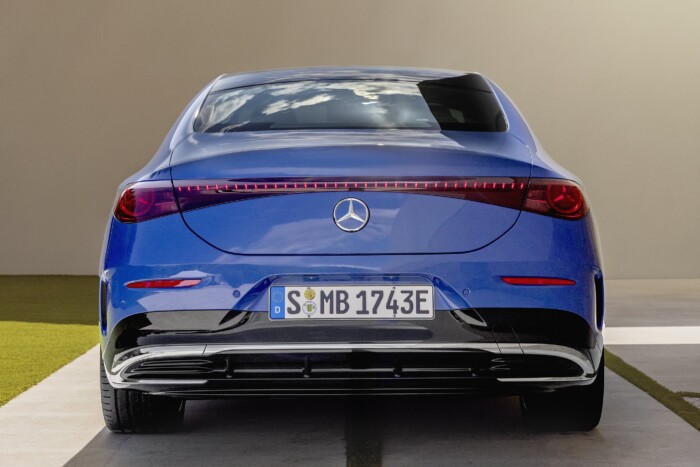 Papírbelsőt kap a legújabb Mercedes 17