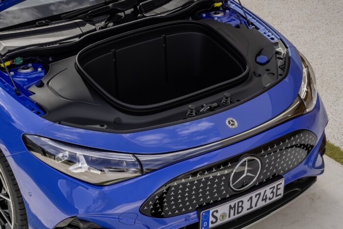 Papírbelsőt kap a legújabb Mercedes 16 Papírbelsőt kap a legújabb Mercedes 16