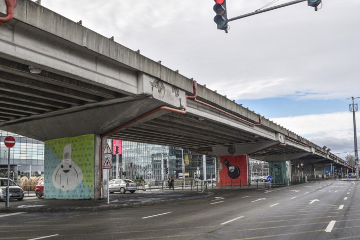 Bátor, de veszélyes parkolásért járt cetli a szélvédőre Budapesten 2