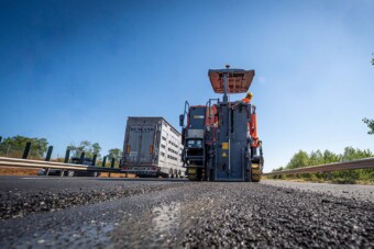 Két sávot lezárnak az M0-son, itt lehet dugó