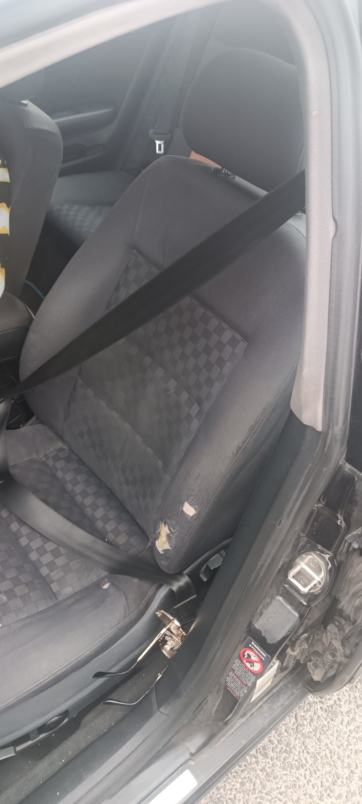 Nem kötötte be magát, a veszprémi rendőrségnél ment házhoz a pofonért 1