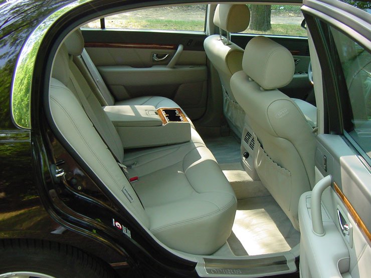 Kalandorokhoz szól ez az olcsó használt luxusautó 5