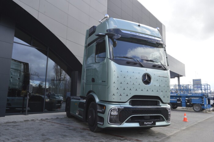 Ezért nőtt meg 8 centivel az új Mercedes-Benz 9