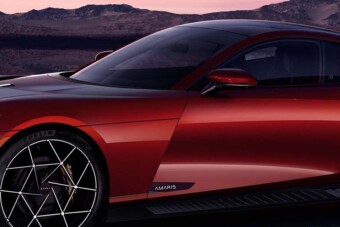 Szépséges hibriddel bővül a luxuskupék piaca