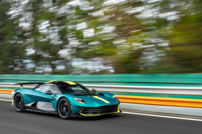 Először fotózták közúton a túlvilági sportautót 7