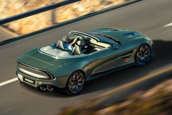 Nincs ma ennél gyorsabb orrmotoros kabrió