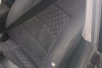 Nem kötötte be magát, a veszprémi rendőrségnél ment házhoz a pofonért