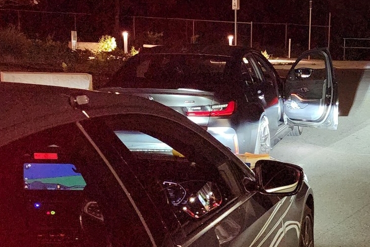 Triplázott anyuci BMW-jével, nem érte meg sietni