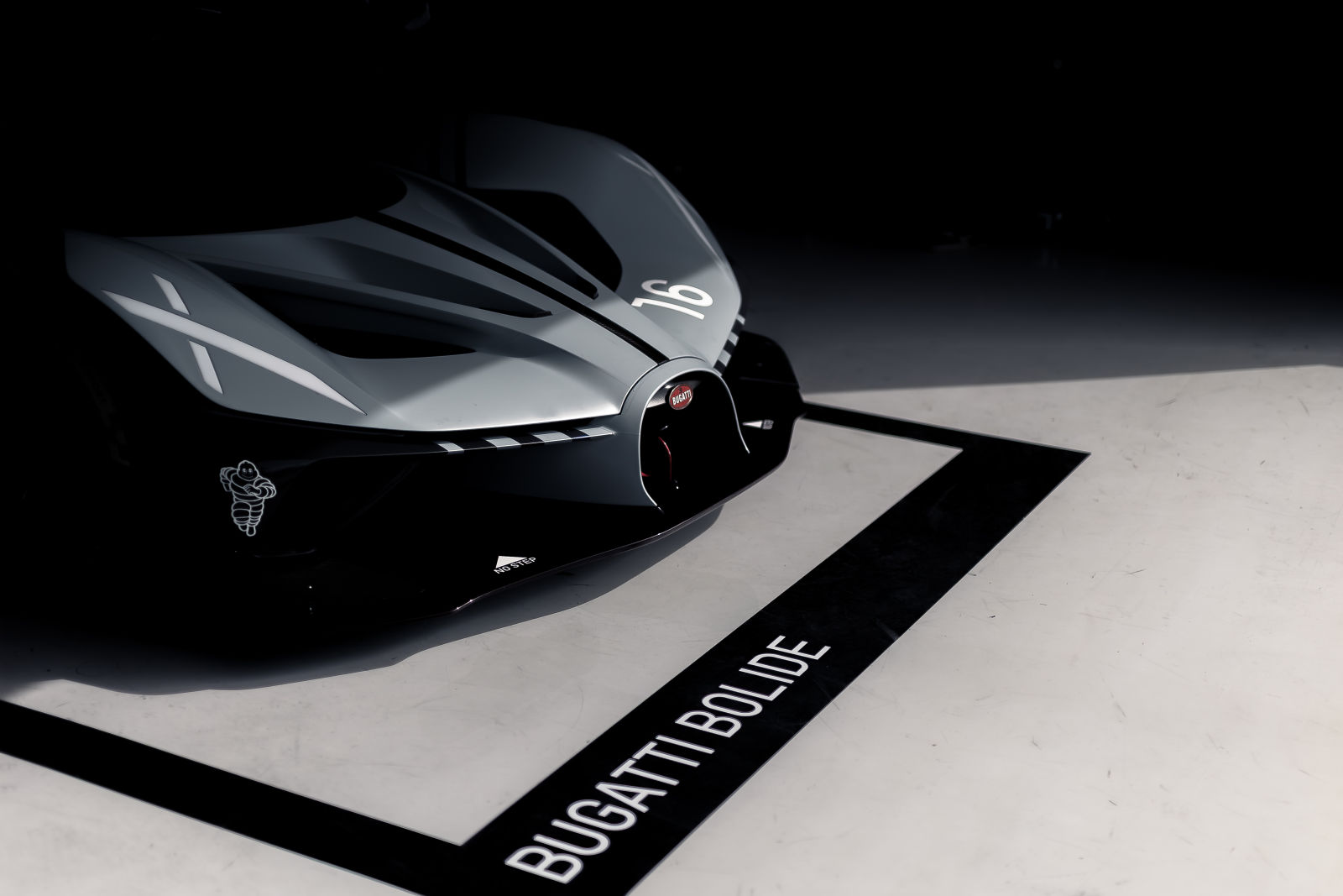 500 lóerővel gyakoroltak a Bugatti-tulajok