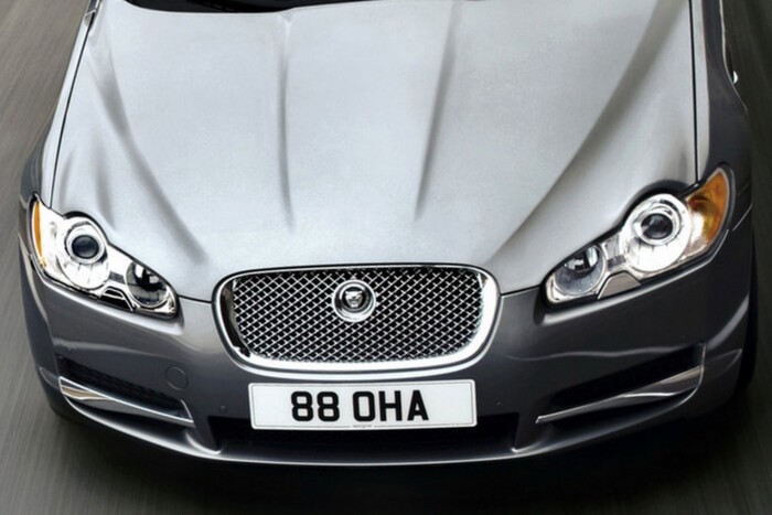 Baj van ezekkel a tízéves prémium autókkal 7