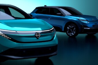 Ikonikus Nissan kisautók kapnak villanymotort