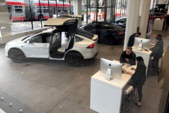 Tíz éve működik illegálisan egy márkakereskedés