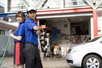 Leesik az állad, ha meglátod, hogy szolgálnak ki egy japán benzinkúton